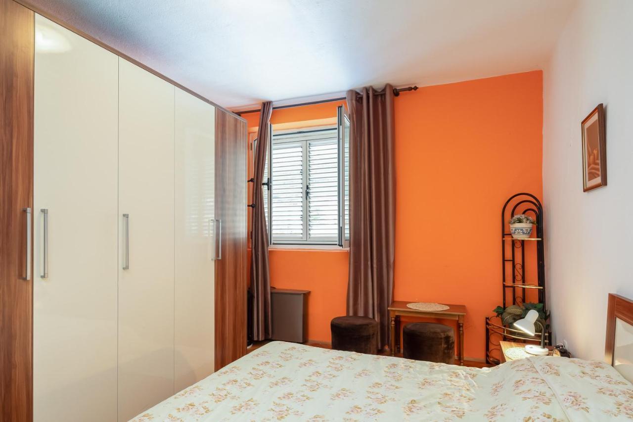 Edita - Apartment In Town Centre Makarska Extérieur photo